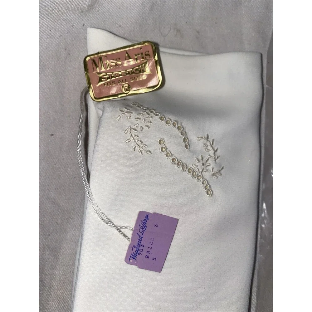 Vintage gloves Miss Aris White 2 stretchy 2A-1342 Floral Leather elegant